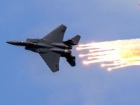 戦闘機の“火の玉”どうバラ撒くの？ F-15のパイロットに聞いた 炎の温度は驚異の2000度！