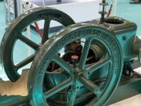 「初の独自エンジンです」100年前に開発された、実に日本らし〜い用途 ひしゃくで水ジョボォ〜!?