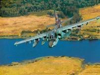低空を飛行するロシア軍機に「ミサイル直撃」ウクライナが映像公開  “地上部隊の脅威”に損害相次ぐ？