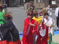 山梨県市川三郷町で伝統の稚児の舞を披露