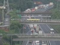 中央道上り線　車5台の事故　3人が病院搬送　上野原IC付近まで渋滞10㎞　【午後7時現在】
