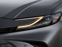 トヨタ新型「カムリ」発売！  米国で22年連続ベストセラーの最上級FFセダンは最新の“トヨタ顔”を採用し北米市場で登場