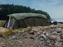 キャンプ場で“映える”こと間違いなし！ 前／後面の開放感と天井の高い空間を持ち合わせた 最大10人収容可能な「大型リビングテント」とは？