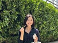 女優イ・ボヨン、アイスを食べる姿も清純そのもの…夫チソン「僕も食べる！」