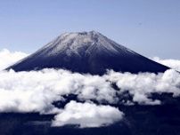 富士山火口付近で倒れていた３人、静岡県警が死亡を確認…山梨県側も１人病死