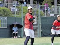ソフトテニス女子、前年覇者の姉から学んだ「楽しむ力」で３回戦突破…須磨学園、中谷・竹平組