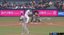 どこ見てんだよ！大谷翔平に“疑惑の判定”「ありえない」「酷すぎる」ボール球がストライクに… 思わず呆然リアクション