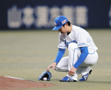 中日・松葉貴大、誕生日のDeNA京田陽太へ粋な計らいに「松葉課長、理想の上司」との声も…初球はヒヤリ、右翼ポール際への大ファウル