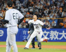ヤクルト2年目の伊藤琉偉（りゅうい）、プロ2安打目がサヨナラ打「最高にうれしいです」連敗5でストップ