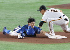 中日・樋口正修、足でみせた！代走出場で巨人・甲斐から盗塁「甲斐さんから走れたのは自信になります」