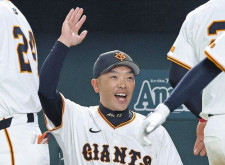 巨人・阿部監督「球団記録か何か知らないけど、皆さんがプレッシャーかけるから慎重になりすぎた」先発・山崎伊織の投球振り返る
