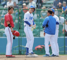 中日・石川昂弥、左腕に死球で負傷交代も大事に至らず　落合2軍監督「打撲ということで」静岡遠征にも同行へ