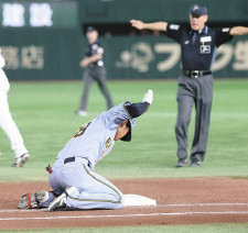 阪神高卒4年目の中川勇斗、プロ初安打の若さあふれる喜び方と左翼でのファインプレー後の本職しぐさが話題に「この子とんでもない」「こちらも嬉しくなりますわね」