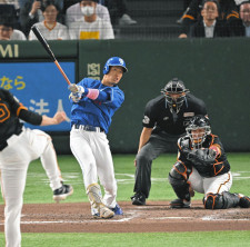 中日・上林誠知が2打席連続本塁打　同点8回に貴重な勝ち越しソロ　巨人・大勢からバックスクリーン左へ