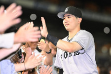 今季初勝利のG戸郷は赤星に刺激を受けたか…泉口は門脇との遊撃争いから完全に抜け出した【柴田勲のコラム】