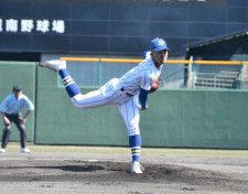 日米８球団スカウト視察の健大高崎・石垣元気は７回２失点“完投”　コールド勝利で関東大会出場が決定