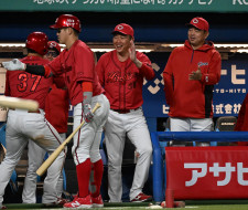 広島・新井監督「今日はいい姿で野球をしていた」奮起の小園を評価　四球でも雄たけび