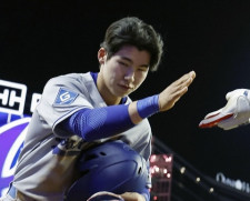 ドジャース・金慧成が幻のメジャー初二塁打　判定が覆る　塁上でのペルドモとの仲良しＶＴＲチェックにはＳＮＳ「やり取り可愛くてほっこり」