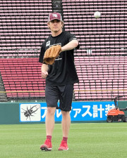 楽天新外国人ハワード　救世主になる　１４日のロッテ戦で来日初先発が有力「ケガする前に比べて今の状態がいい」