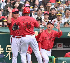 首位陥落の広島・新井監督　秋山外し中村奨の起用「いいアピールをしてるので。大竹ということで今日は」