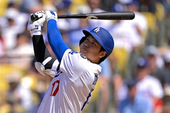 公式の  大谷翔平、5年連続30号で7月好発進 史上4人目の偉業達成 記念グッズ