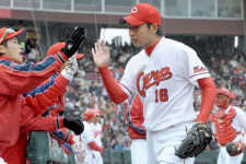 東出輝裕 | 野球選手データ - 週刊ベースボールONLINE