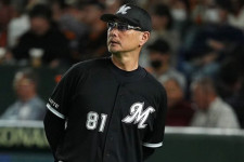 衝撃の3戦連続完封負け…ロッテは「打てず守れず酷すぎる」　最速“20”に広がる失意