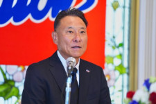 燕池山新監督、村上は「正直いて欲しい」 最下位から立て直し…就任会見で意気込み