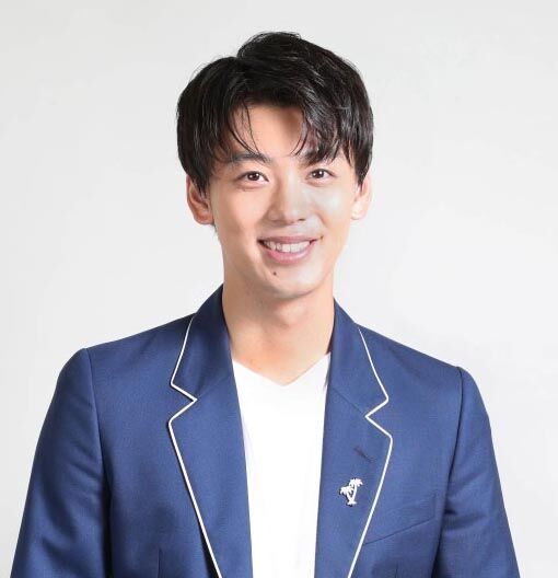 竹内涼真、鍛え抜かれた筋肉際立つ夏のタンクトップ姿披露