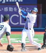 【ＤｅＮＡ】元投手で育成も経験の高卒７年目外野手がうれしいプロ初安打