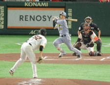 【巨人】初回に岡本和真が負傷退場する中、先発・井上温大が２失点　またも森下翔太に適時打許す