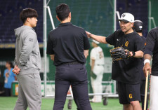【巨人】ドラフト１位・石塚裕惺が東京ドームで試合前練習を見学「早くここでやりたい気持ちが強くなった」