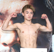 吉良大弥「試合のどこかで倒す」 予備計量で超過の相手は再々計量でパス…井岡一翔の世界戦アンダーカード