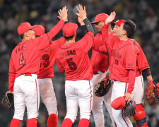 【広島】カムバック組の活躍で４月２４日以来の首位　新井貴浩監督は「チームに力がついてきている」と手応え