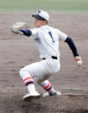【高校野球】東洋大姫路が３７年ぶり春の近畿王者　９安打完封の木下鷹大を岡田龍生監督「実質、エース」と絶賛
