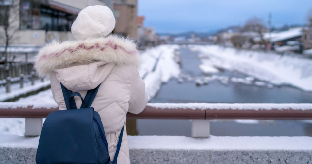 上着の下にコレを着たら寒くない⇨「盲点だった」「まさか役立つとは」。100円ショップで買える自衛隊式の防寒グッズ