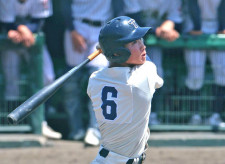 高校野球春季兵庫県大会　東洋大姫路がコールド勝ちで決勝へ　明石商に10−0