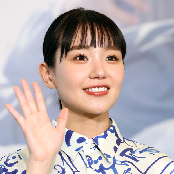 永野芽郁のCM起用数変動と業界の注目動向