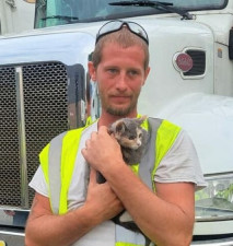 カワイイ子猫が危うくゴミと一緒にぺしゃんこに…収集車の圧縮機の中から奇跡的に発見され米国で話題