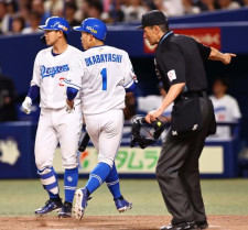 【中日】岡林勇希＆上林誠知の息ピタリ足技で決勝点　井上監督「ああいうのを駆使しないと」