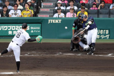 【ヤクルト】増田珠、代打で勝負強さを発揮　2点適時三塁打放ち決勝点　ベテラン左腕石川を援護