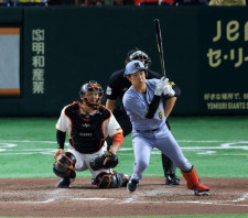 【阪神】４年目中川勇斗がプロ初安打　思い切ったスイングで三塁線へ　京都国際で甲子園４強