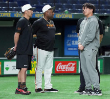 【巨人】ドラ１石塚裕惺が１軍の試合前練習見学「自分が来たときのいいイメージをつかむために」