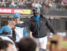 【日本ハム】新庄監督もお手上げ「うまかったね」スクイズさせてくれなかった楽天右腕を絶賛