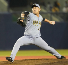 【阪神】新潟医療福祉大出身の桐敷拓馬が凱旋登板　８回１イニング３者凡退で大歓声に包まれる