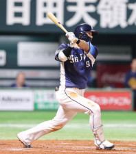 【西武】西川愛也が賞金100万円ゲット！右翼フェンスの福岡銀行キャラ「ユーモ」に打球当てる
