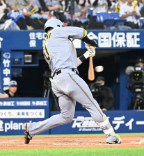 【阪神】スタメン復帰の木浪聖也がいきなり安打　悪夢以来20試合ぶり　藤川監督も拍手送る