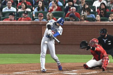 大谷翔平、３試合連続安打　182キロの高速右前打もチームは10残塁で完封負け