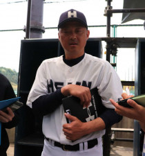 【高校野球】龍谷大平安・川口知哉新監督公式戦初采配は快勝　主将の鏡悠斗が３ラン含む４打点