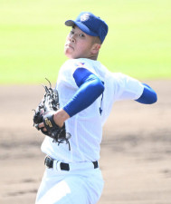 滝川の注目右腕、新井瑛太が９球団スカウトの前で自己最速152キロ　８回途中11四球５失点